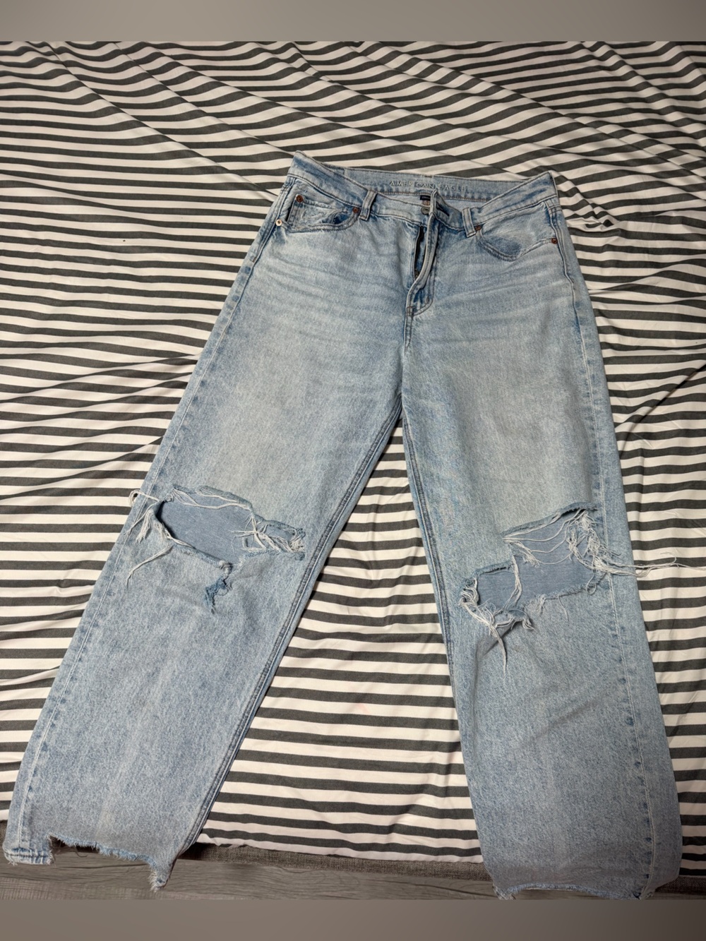 American Eagle Outfitters Light Blue Distressed Boyfriend Jeans Super High Rise
